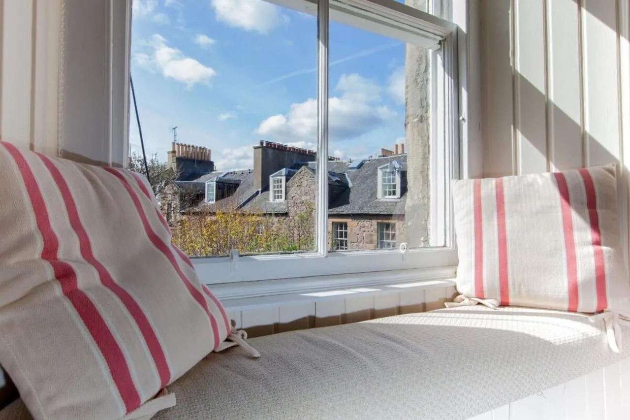 Charming City Centre Flat In Edinburgh Apartment