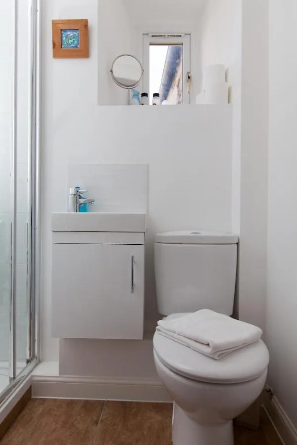 Charming City Centre Flat In Edinburgh Apartment 0*,